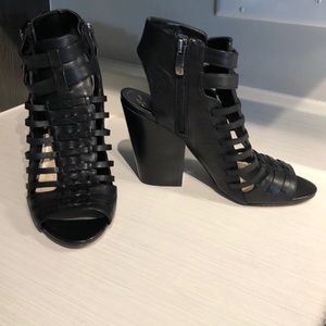 Vince Camuto Blk Strappy BootieSandal VC-MEDOW 8.5